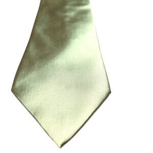 Van Heusen 100% Silk Luxury Fashion Tie 3 3/4 wide 60 long